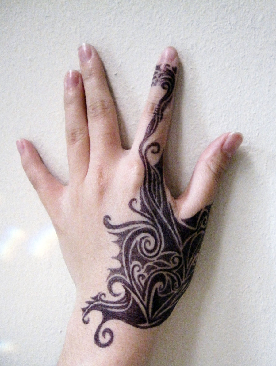 Tribal Inspired Hand Tattoo - TutorialChip