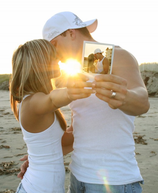25 Heart Touching Couple Pictures - TutorialChip